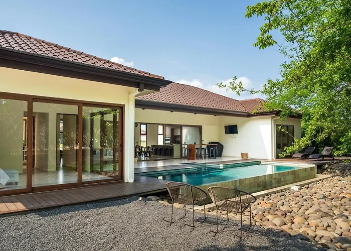 La Perla Cozy 3br Sleeps 10 Hacienda Pinilla *
